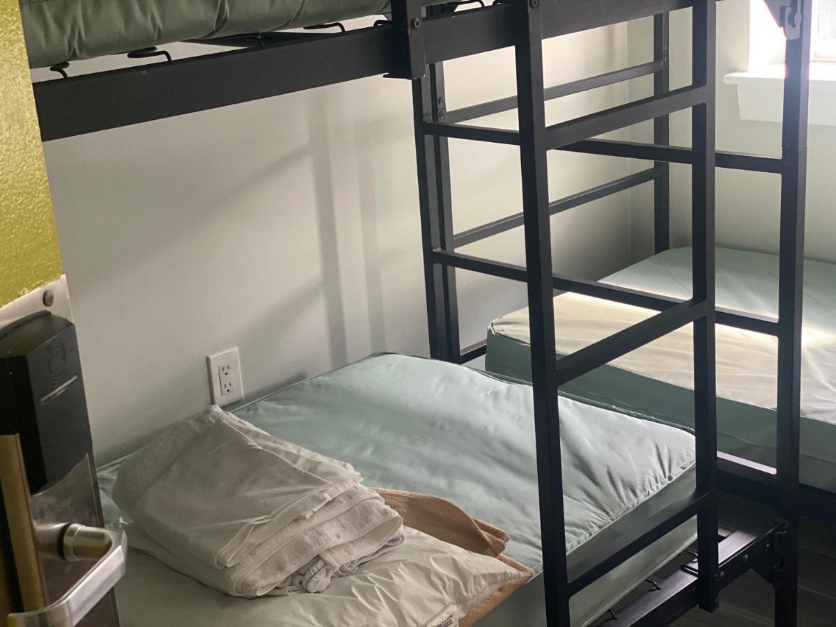 Dc International Hostel 1 Вашингтон Экстерьер фото
